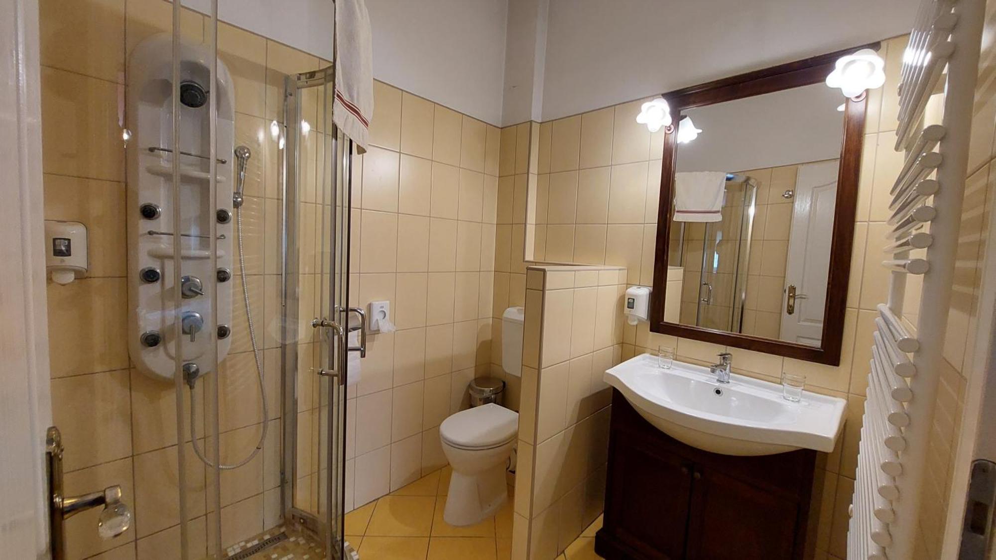 Oazis Hotel*** Nagykanizsa Luaran gambar